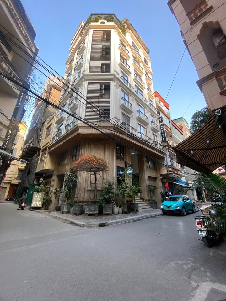 Nhà phố Quan Nhân Cầu Giấy 110m² giá 79.5 tỷ - Thiết kế 10 tầng đẹp mắt!