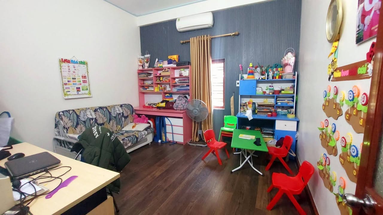 Nhà 2,5 tầng đường Hồ Sen, Dư Hàng Kênh, Lê Chân 67m² giá 5,2 tỷ - Ngõ nông, thông thoáng!