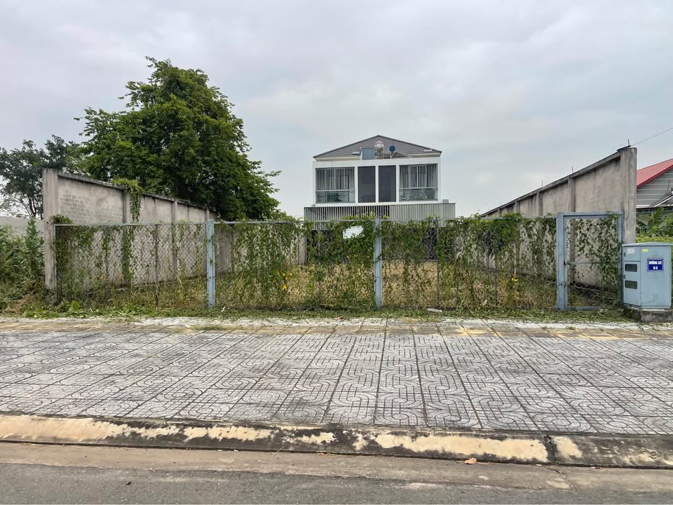 Biệt thự mặt tiền đường 3-2, Bà Rịa - 330m² chỉ 11.5 tỷ - Chính chủ bán gấp!