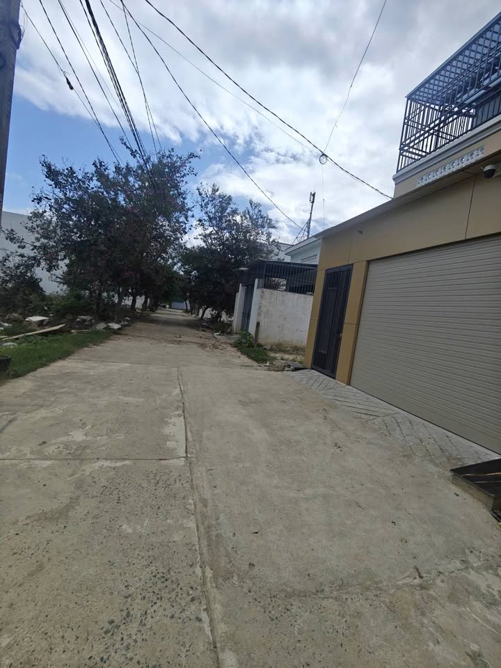 Đất nền Vĩnh Thạnh, Nha Trang 100m² giá 2.45 tỷ - Sổ hồng chính chủ, giao thông thuận tiện