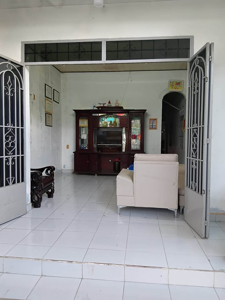 Nhà phố Nguyễn Xiển Nha Trang 142m² giá 3.5 tỷ - Khu an ninh, tiện ích đầy đủ!