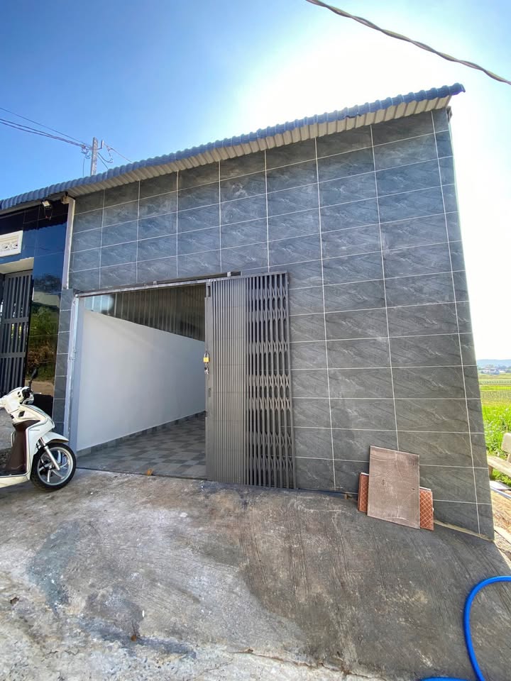 Nhà mới xây hẻm Cô Bắc, Đức Trọng 120m² giá 2 tỷ - Gần chợ Liên Nghĩa!