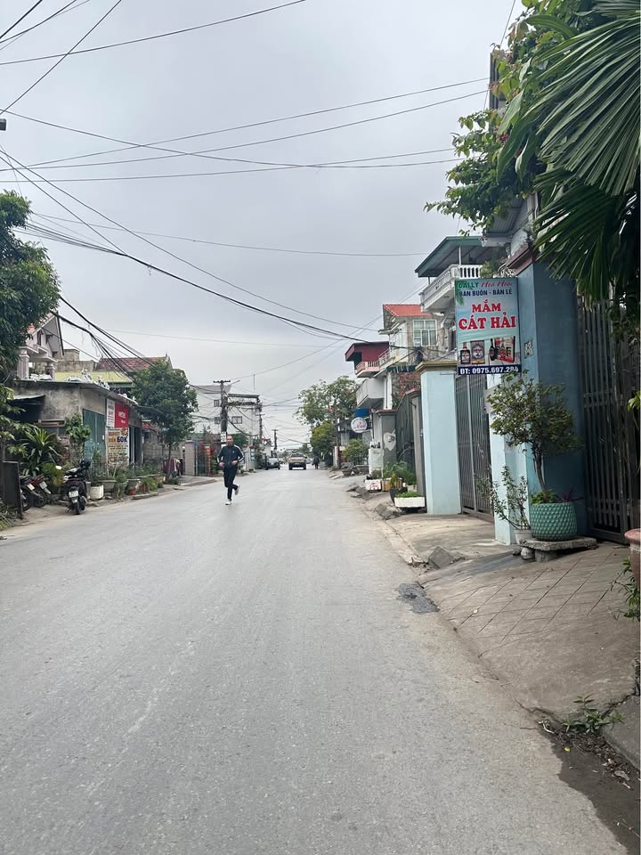 Nhà 3 tầng khu Tân Lập 2 Uông Bí 300m² giá 6 tỷ - Kinh doanh thuận lợi!