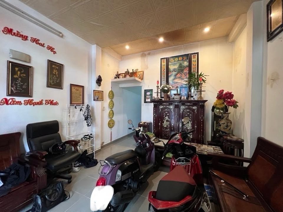 Nhà riêng Phú Nhuận 125m² giá 11 tỷ - Hẻm xe hơi 4m, sổ đỏ chính chủ!