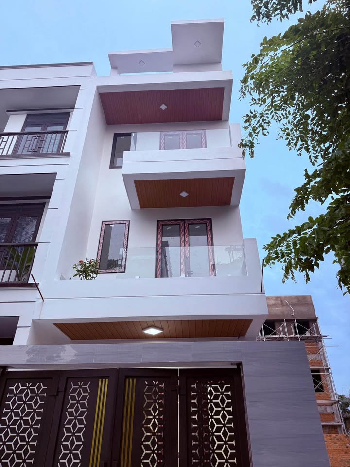 Nhà nguyên căn KĐT An Bình Tân Nha Trang 3 tầng giá 20 triệu – Full nội thất hiện đại!