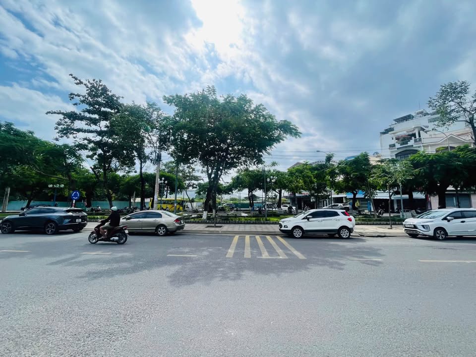 Đất đường Dã Tượng Nha Trang 147.2m² giá 18.88 tỷ - Khu vực kinh doanh nhộn nhịp!