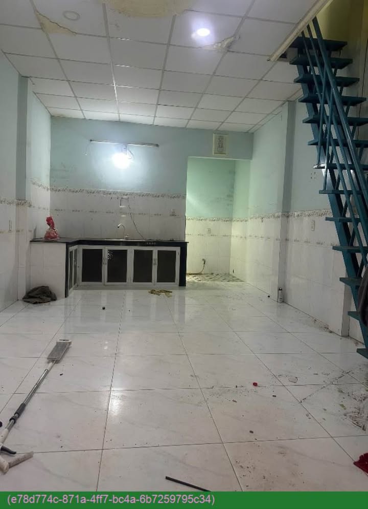 Nhà bán quận Bình Chánh 40m² giá 1.1 tỷ - Nhà hướng Bắc, gác suốt tiện lợi!