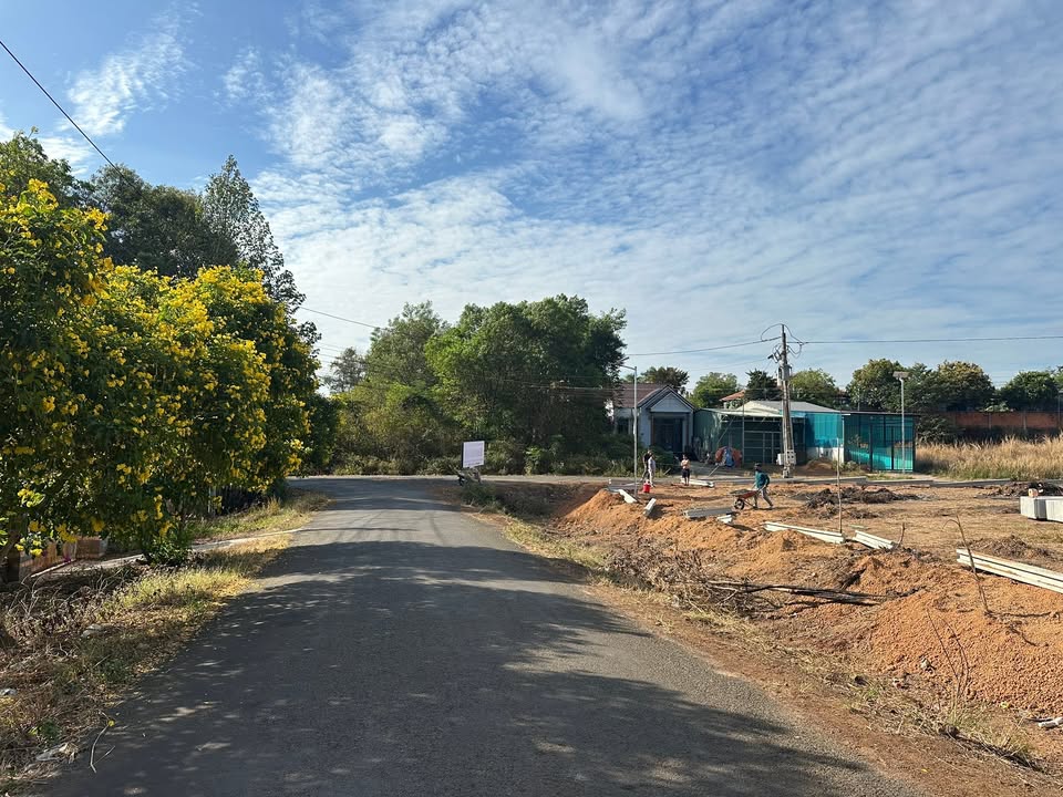 Nhà mặt tiền Trần Hưng Đạo, Đồng Xoài 200m² giá 700 triệu - Cơ hội đầu tư hấp dẫn!