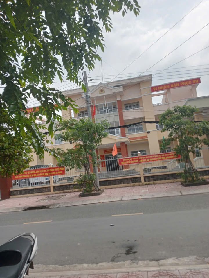 Nhà mặt tiền Hồ Văn Long, Tân An 181m² giá 9 tỷ - Vị trí kinh doanh sầm uất!