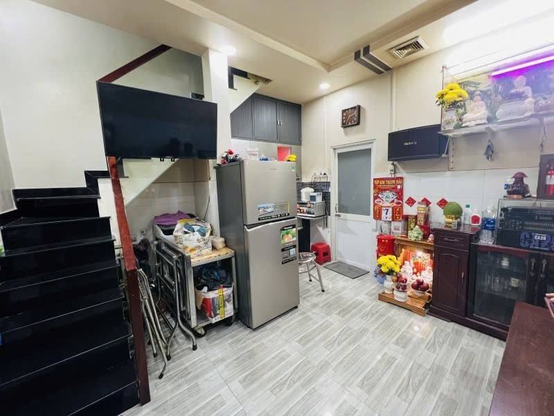 Nhà bán Phú Nhuận 23m² giá 4.5 tỷ - Vị trí đắc địa gần Quận 1, 3!