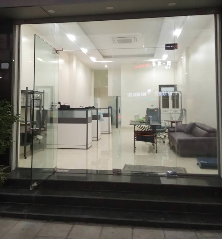 Nhà cho thuê 5 tầng Hub Trầu Cau, Lý Anh Tông 50 triệu - Phù hợp cho chuyên gia và văn phòng