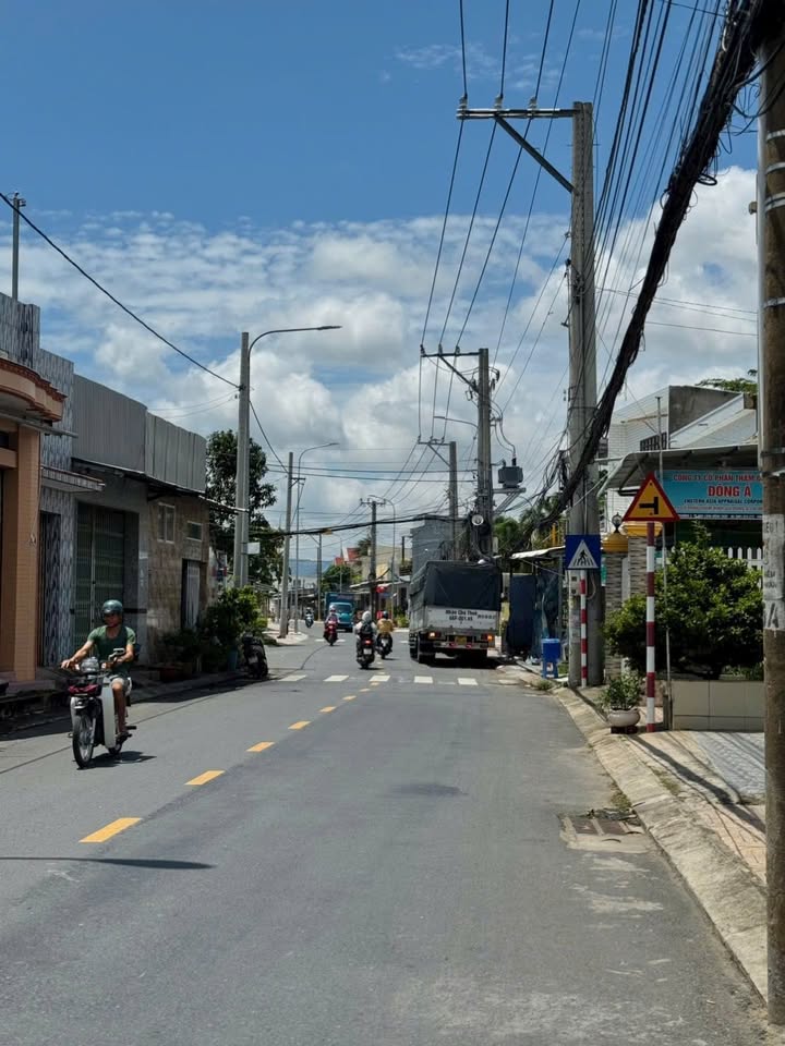 Bán đất mặt tiền đường Cách Mạng Tháng 8, phường Cao Lãnh, 80m² - Giá tốt cho đầu tư và an cư!