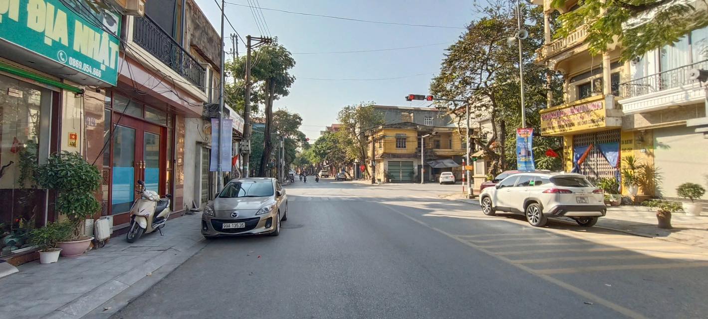 Nhà 3 tầng mặt tiền đường Hoàng Quốc Việt, Bắc Ninh, 67m², giá chỉ 6 tỷ - Kinh doanh sầm uất!