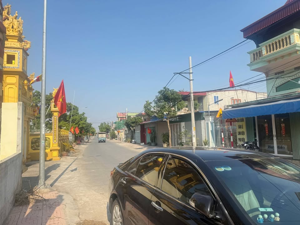 Nhà 2 tầng 200m² Hùng Tiến, Vĩnh Bảo - Tiện kinh doanh, giá chỉ 3.XX tỷ!