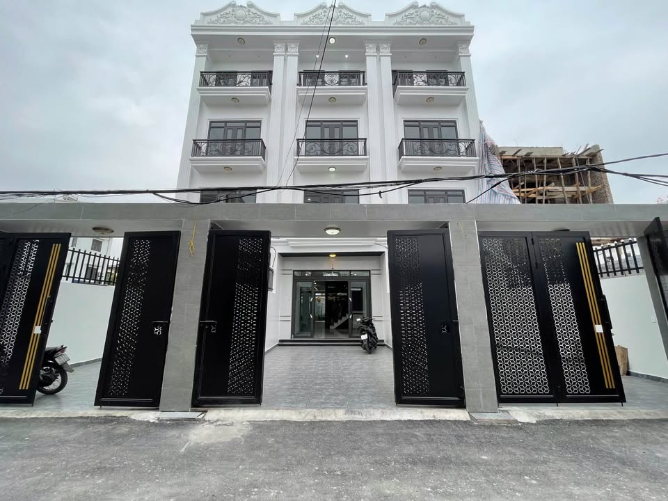 Nhà phố Thiên Lôi 140,8m² giá chỉ 8 tỷ - Ô tô vào tận nhà thoải mái!