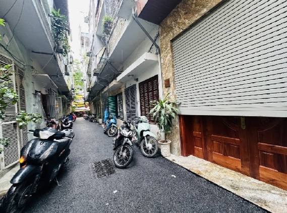 Nhà riêng phố Hồng Mai, Hai Bà Trưng 40m² giá thỏa thuận - Ô tô vào tận cửa, kinh doanh tốt!