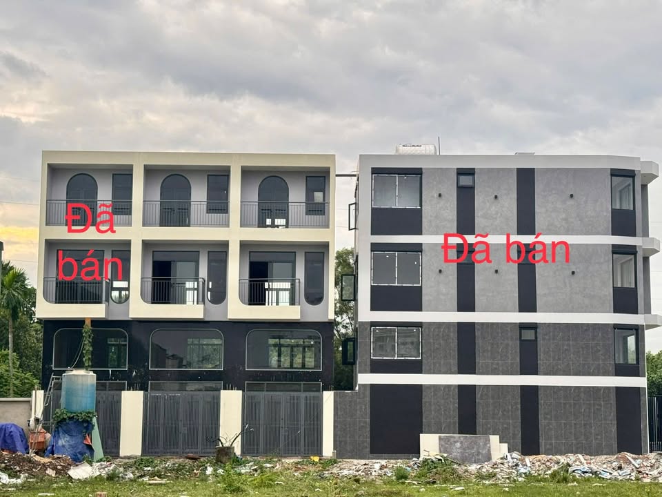 Nhà bán Thủ Đức 70m² giá 4.5 tỷ - Sổ đỏ chính chủ, vị trí tuyệt vời!