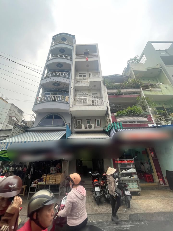 Nhà phố Thái Phiên, P8, Q11 42m² giá 11.5 tỷ - Cơ hội hiếm có cho bạn!