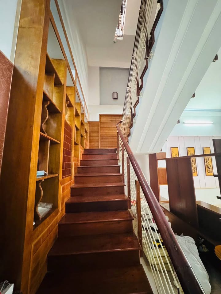 Nhà khu Metro, Buôn Ma Thuột 120m² giá 9.2 tỷ - Vào ở ngay!