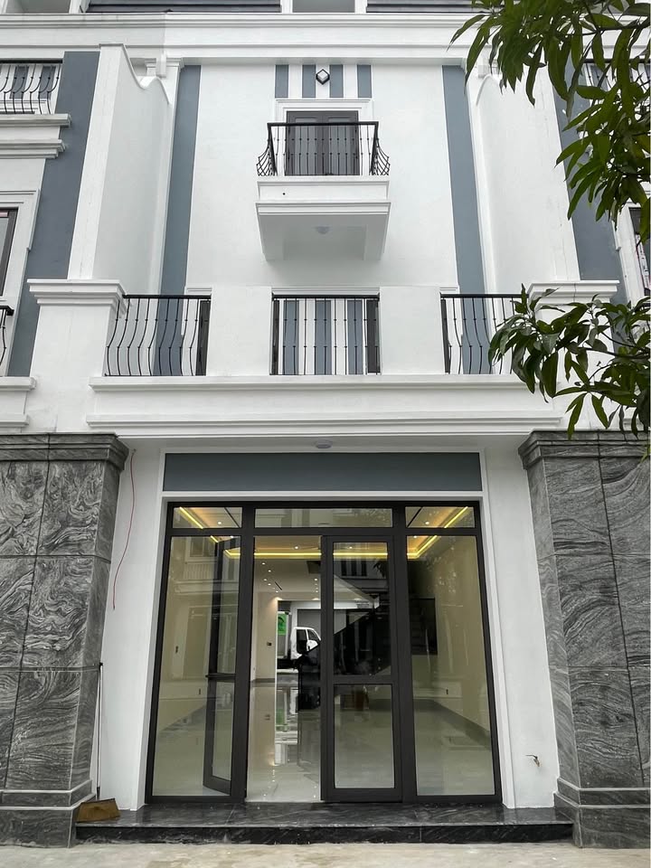 Nhà 3 tầng 1 tum tại Khu đô thị Terrace Lào Cai 120m² giá 5.2 tỷ - Vị trí đắc địa gần bệnh viện!