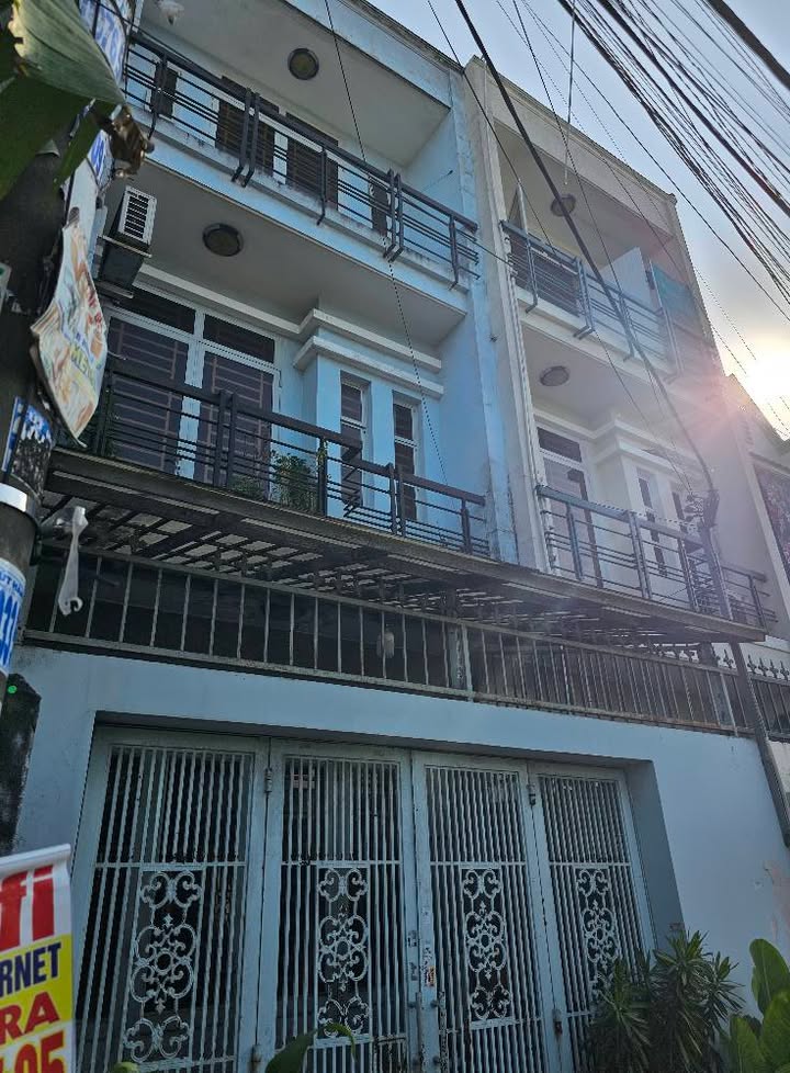 Nhà phố Đông Thạnh, Hóc Môn 160m² giá 7 tỷ - Mặt tiền xe hơi, phù hợp gia đình đông người!