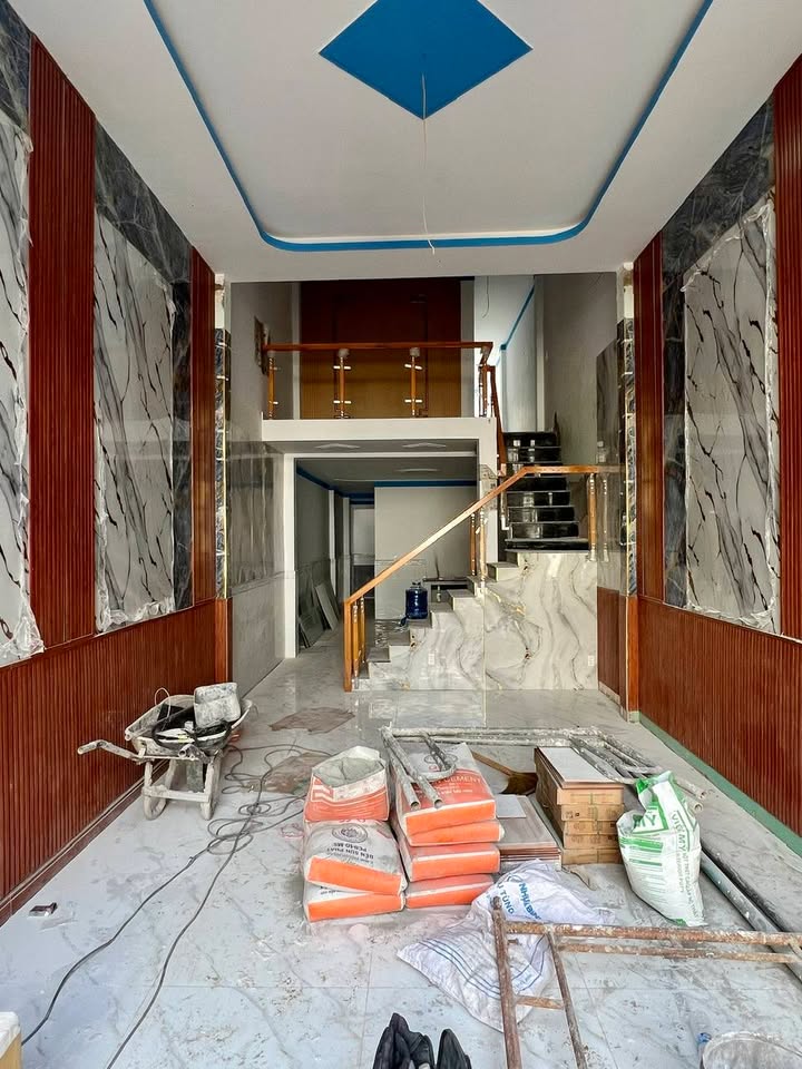 Nhà Dĩ An 98m² giá 3 tỷ - Gần chợ Tân Long, vào ở ngay!