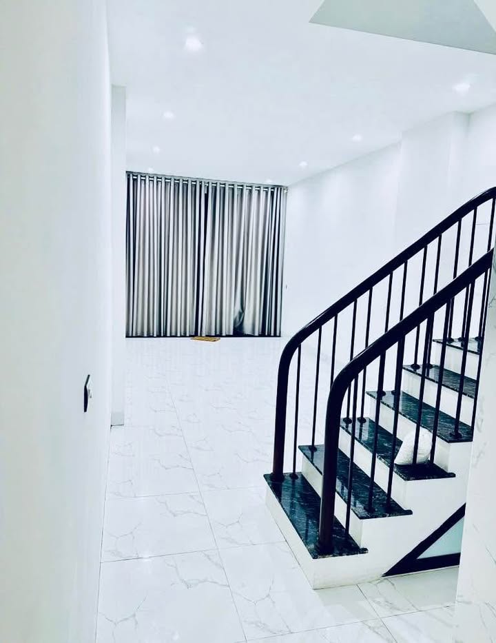 Nhà riêng Xuân Thủy, Cầu Giấy 50m² - Phân lô 2 mặt tiền, kinh doanh sầm uất