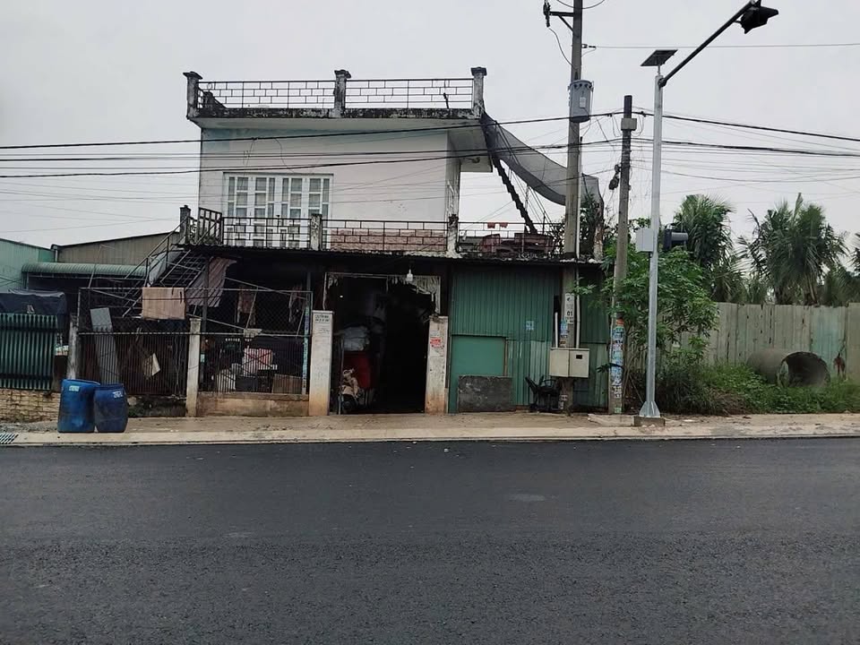 Kho xưởng Dĩ An 816m² giá thỏa thuận - Mặt tiền xe container, đầu tư sinh lời!