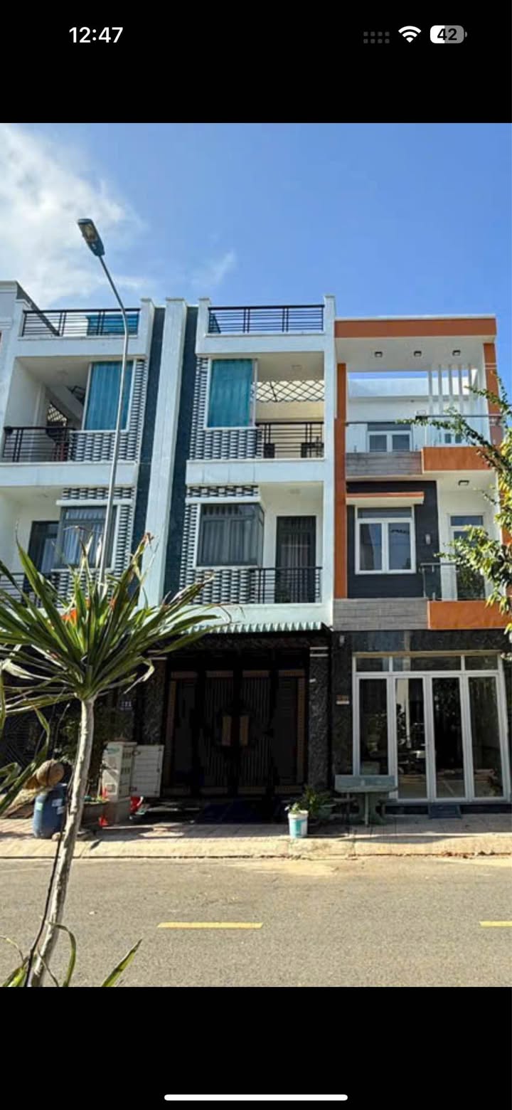 Nhà phố Dĩ An Bình Dương 65m² giá 4.8 tỷ - Chính chủ bán gấp, pháp lý rõ ràng!