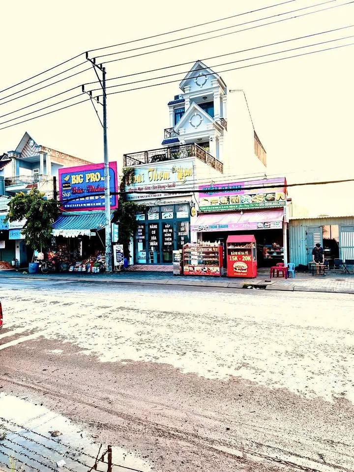 Nhà mặt tiền An Phú, Thuận An 124m² giá 9.5 tỷ - Kinh doanh sầm uất, chính chủ!