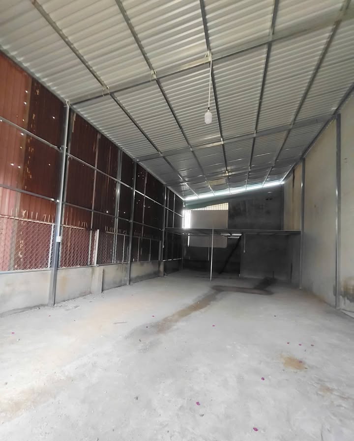 Kho xưởng cho thuê tại Hiệp Bình Phước 126m² giá 10 triệu - Phù hợp sản xuất và lưu trữ!