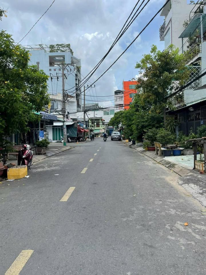 Đất nền Tân Phú 117.5m² giá 13.6 tỷ - Vị trí đẹp, tiện xây dựng!