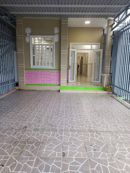 Nhà mặt tiền đường Nguyễn Trung Trực, Phú Quốc 2PN giá 6 triệu - Kinh doanh thuận lợi!