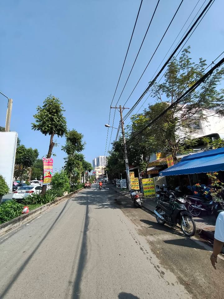 Căn hộ dịch vụ hẻm xe hơi Phạm Hữu Lầu Quận 7 90m² giá 8 tỷ - Đầu tư sinh lời 28 triệu/tháng!