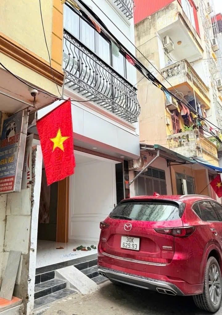 Nhà đẹp Văn Quán 48m² giá thỏa thuận - Ô tô đỗ cửa, vào nhà!