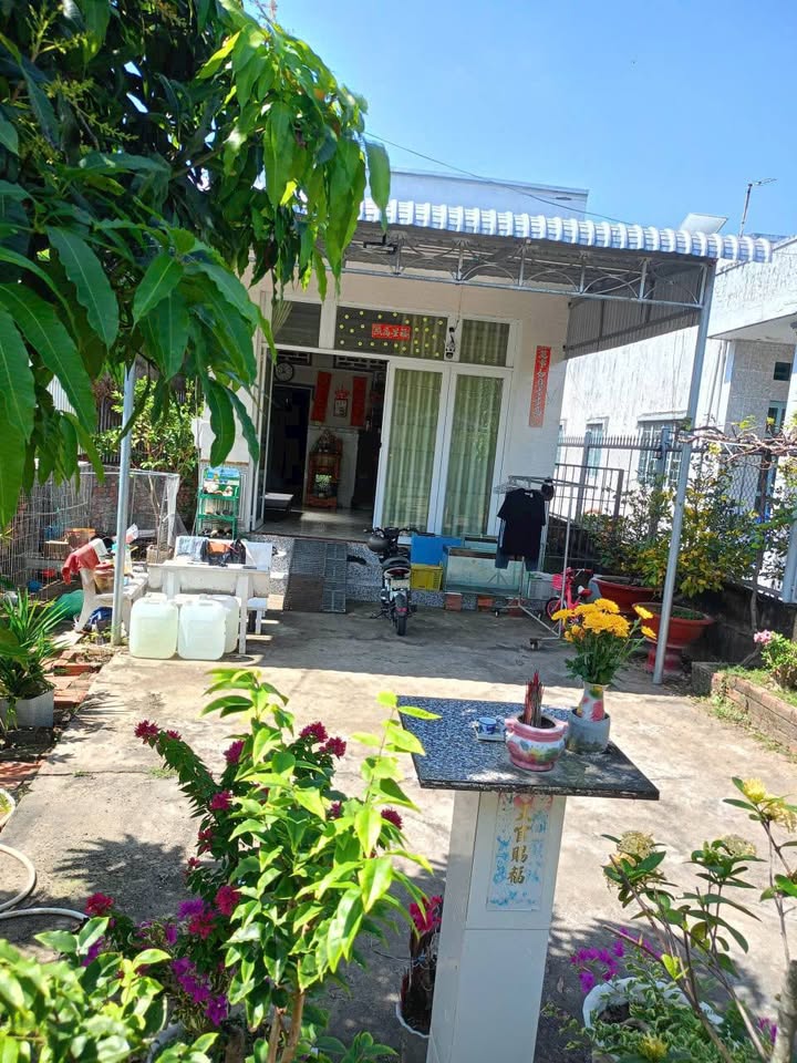 Bán nhà mặt tiền Cái Sao Bờ Hồ 200m² giá 1.65 tỷ - Cơ hội đầu tư hấp dẫn!