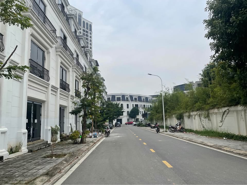 Nhà phố KĐT VCI Vĩnh Yên 74m² giá 4 tỷ - Sẵn sàng ở ngay!