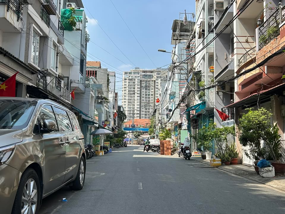 Nhà mặt tiền đường Số 15, Quận 7, 48m² giá 10.5 tỷ - Tiện ích đa dạng, kinh doanh sầm uất!