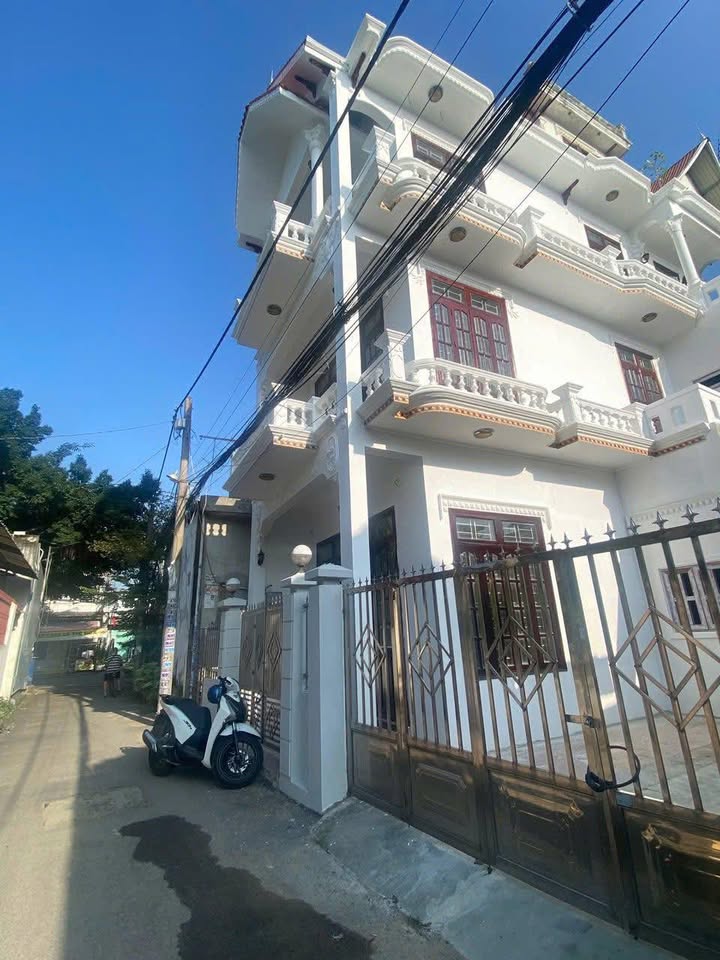 Nhà bán Thủ Đức - Hẻm 5m, Diện tích 84m², Giá 5.4 tỷ - Sổ hồng chính chủ!