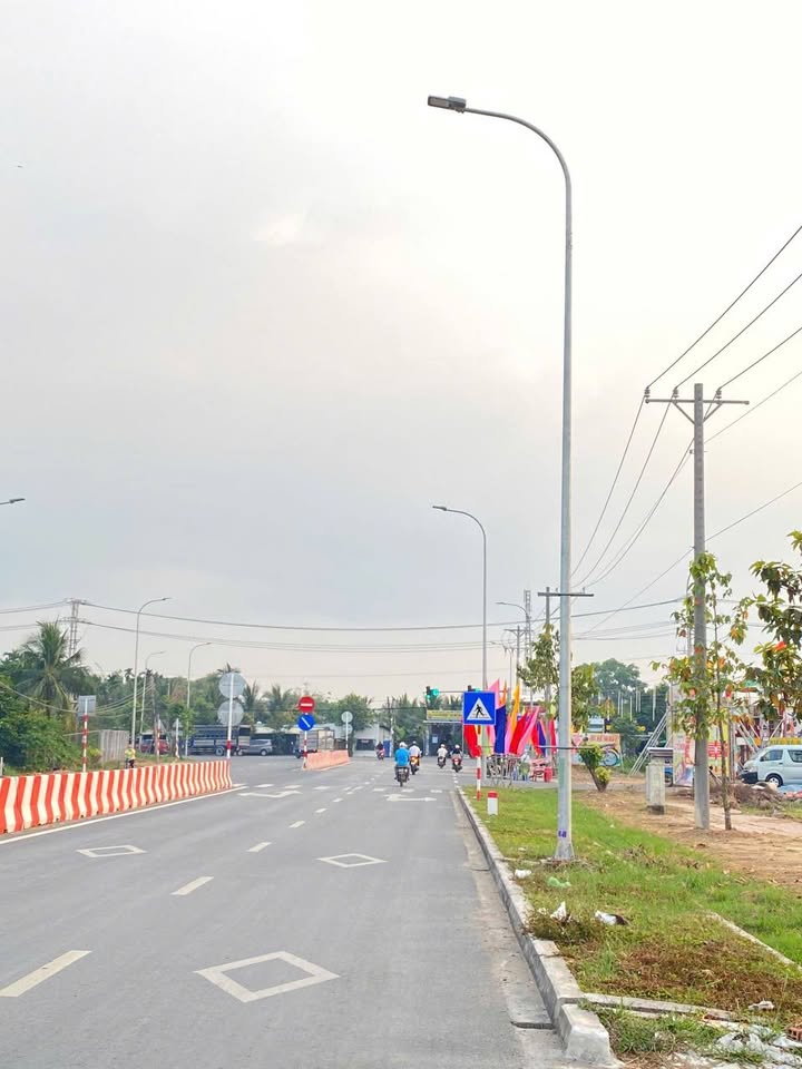 Đất nền Thủ Thừa 100m² mặt tiền đường DT 818 - Kinh doanh ngay