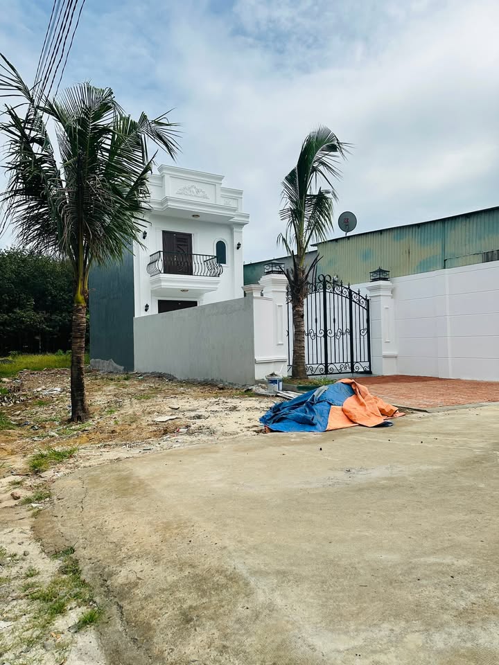 Đất nền góc 2 mặt tiền Tân Xuân 115m² - Giá chỉ 6xx triệu!