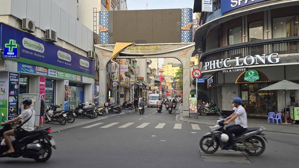 FrontHouse Bùi Viện, Quận 1, 12.5m², giá 2.5 tỷ - Đất vàng trung tâm!