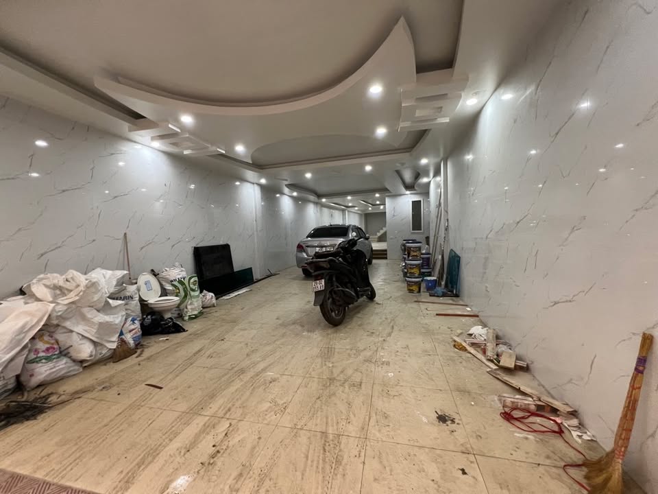 FrontHouse Đống Đa 100m² giá 40 tỷ - Mặt tiền kinh doanh sầm uất!