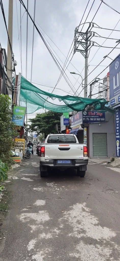 Kho xưởng 210m² quận Bình Tân giá 10.5 tỷ - Nở hậu tài lộc, ô tô vào tận nơi!