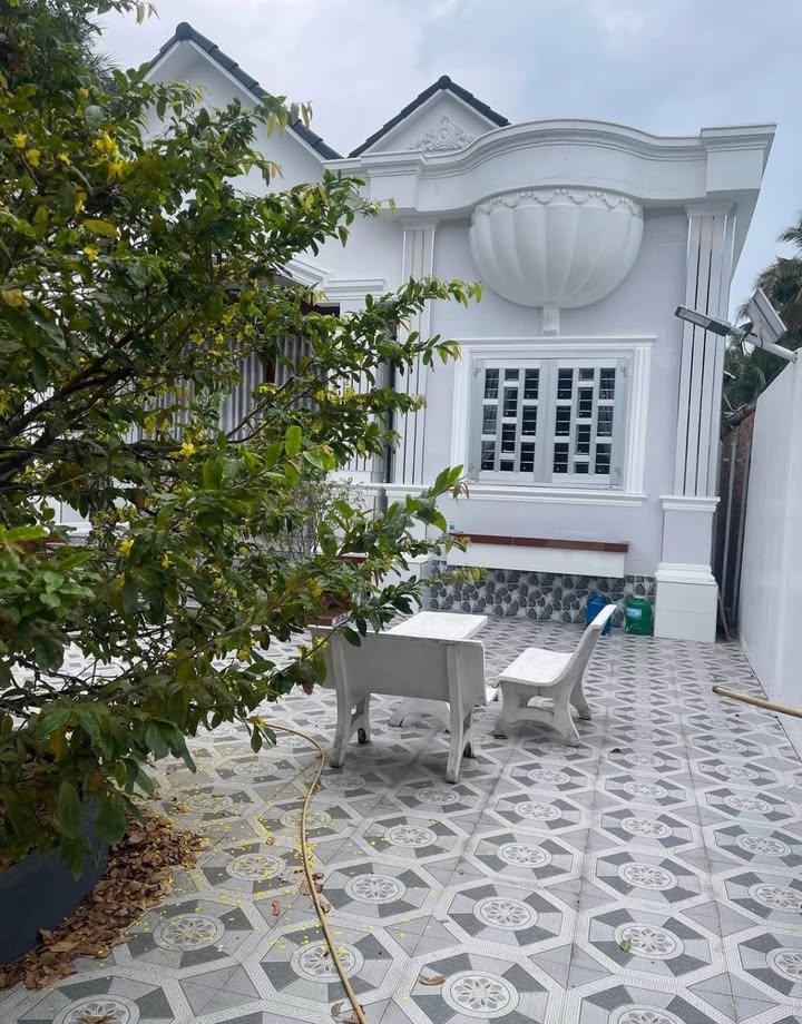 Biệt thự nghỉ dưỡng tại xã Thành Thới B, Mỏ Cày Nam 1082m² giá 4.5 tỷ - Không thể bỏ lỡ!