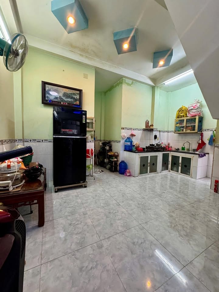 Nhà 4 tầng Đoàn Văn Bơ, Quận 4, 56.6m², giá 4.1 tỷ - Sẵn sàng vào ở ngay!