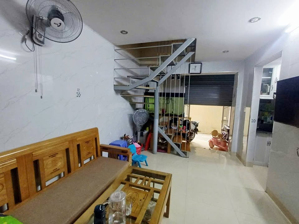 Nhà 2 tầng độc lập Ngõ 282 Đà Nẵng 31m² giá 1.799 tỷ - Chính chủ bán gấp!