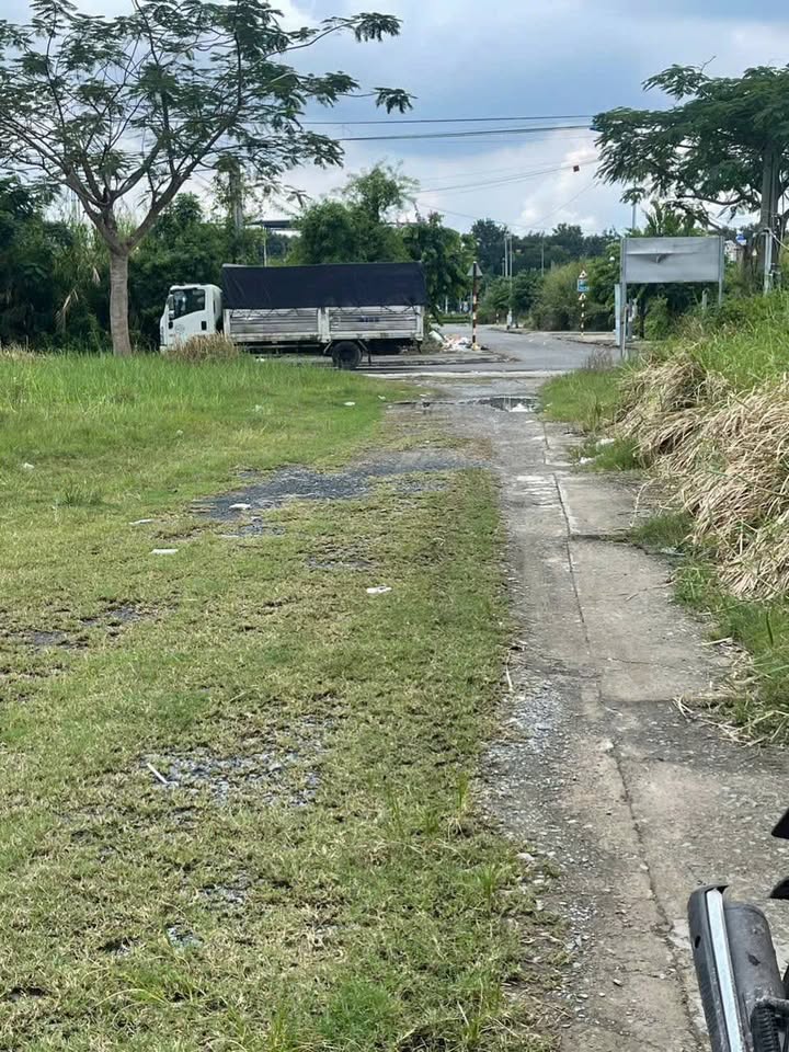 Đất nền KCN Giao Long, Bình Đại 425.7m² giá 2 tỷ - Sổ đỏ chính chủ, đầu tư sinh lời!