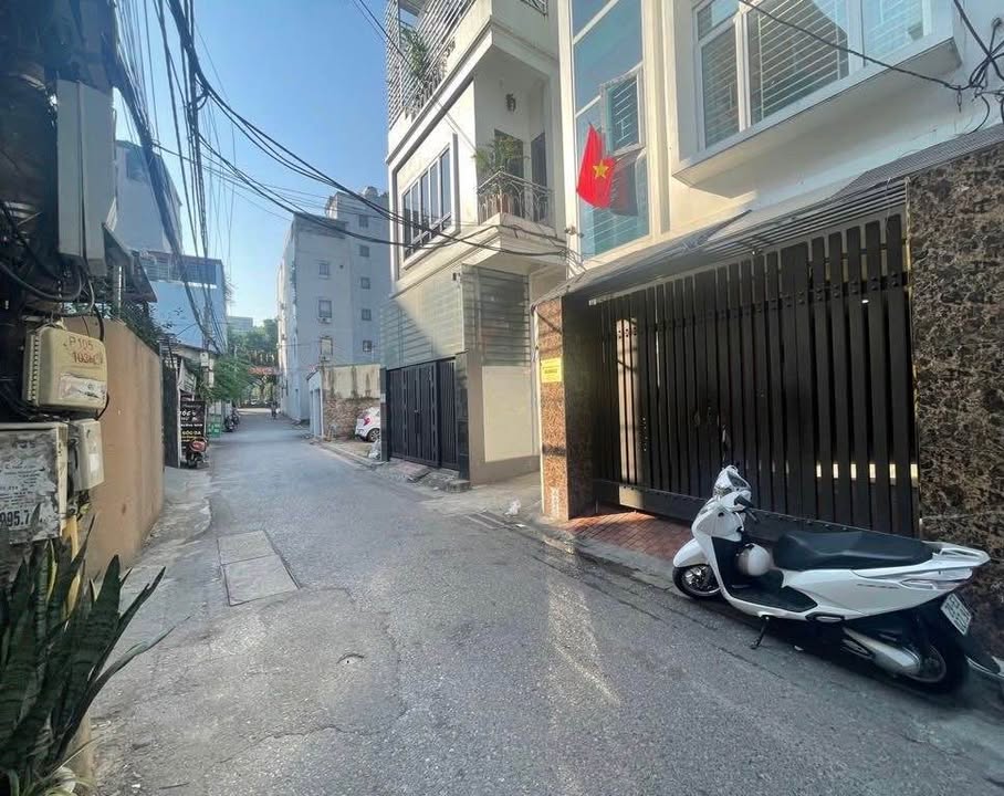 Nhà phố Trung Kính 45m² giá 14 tỷ - Ô tô vào tận nhà, thiết kế đẹp