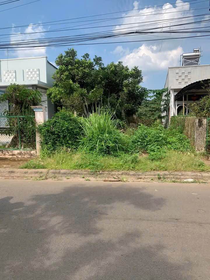 Đất nền mặt đường Phan Huy Chú Long Khánh 135m² giá 2.2 tỷ - Vị trí đắc địa gần chợ!